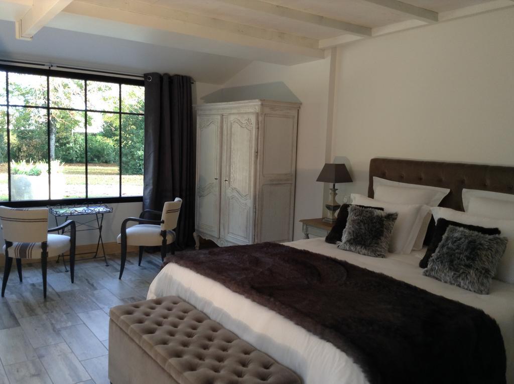 Bed and Breakfast La Grange d'Aunis à Aigrefeuille-dʼAunis Chambre photo