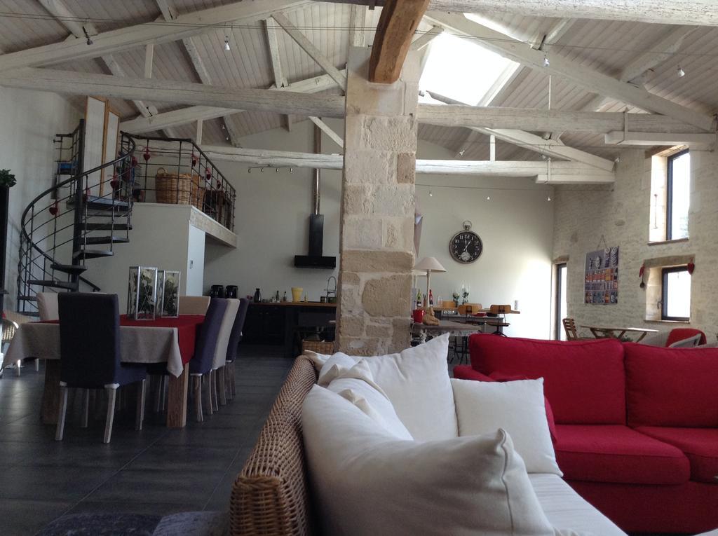 Bed and Breakfast La Grange d'Aunis à Aigrefeuille-dʼAunis Extérieur photo